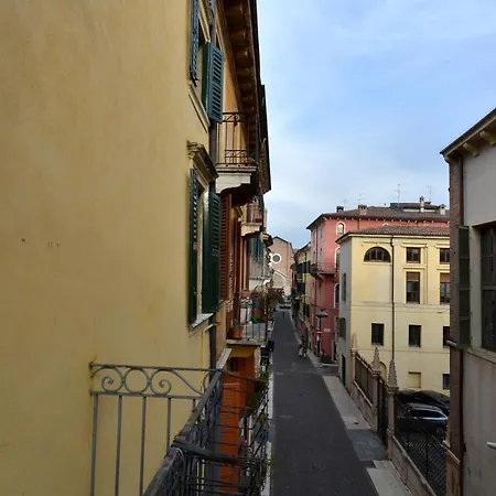 Verde Primavera By Maison 73 * Verona